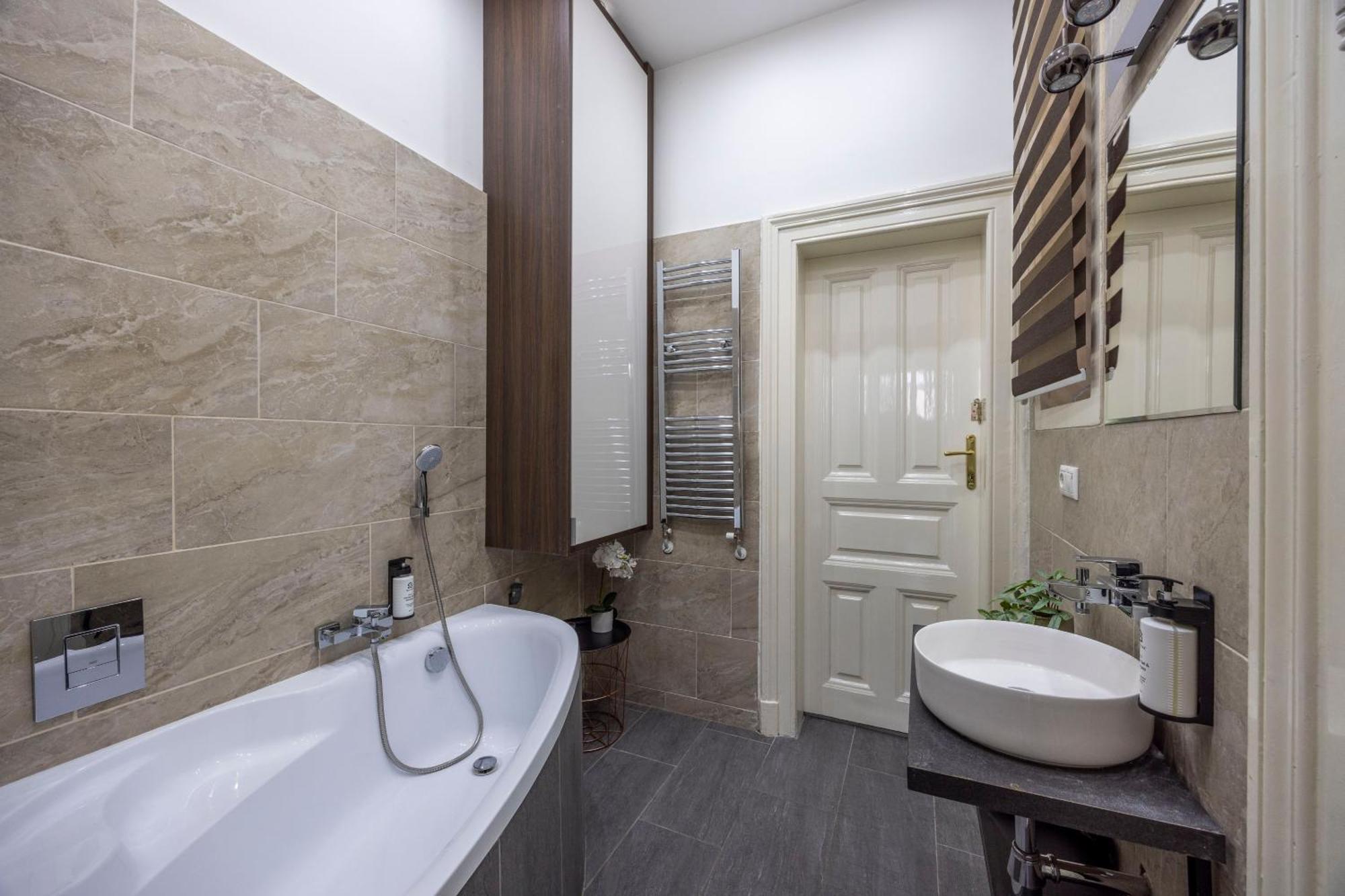 Luxurious Central Elizabeth Grand Suite W' Sauna Budapest Exterior foto